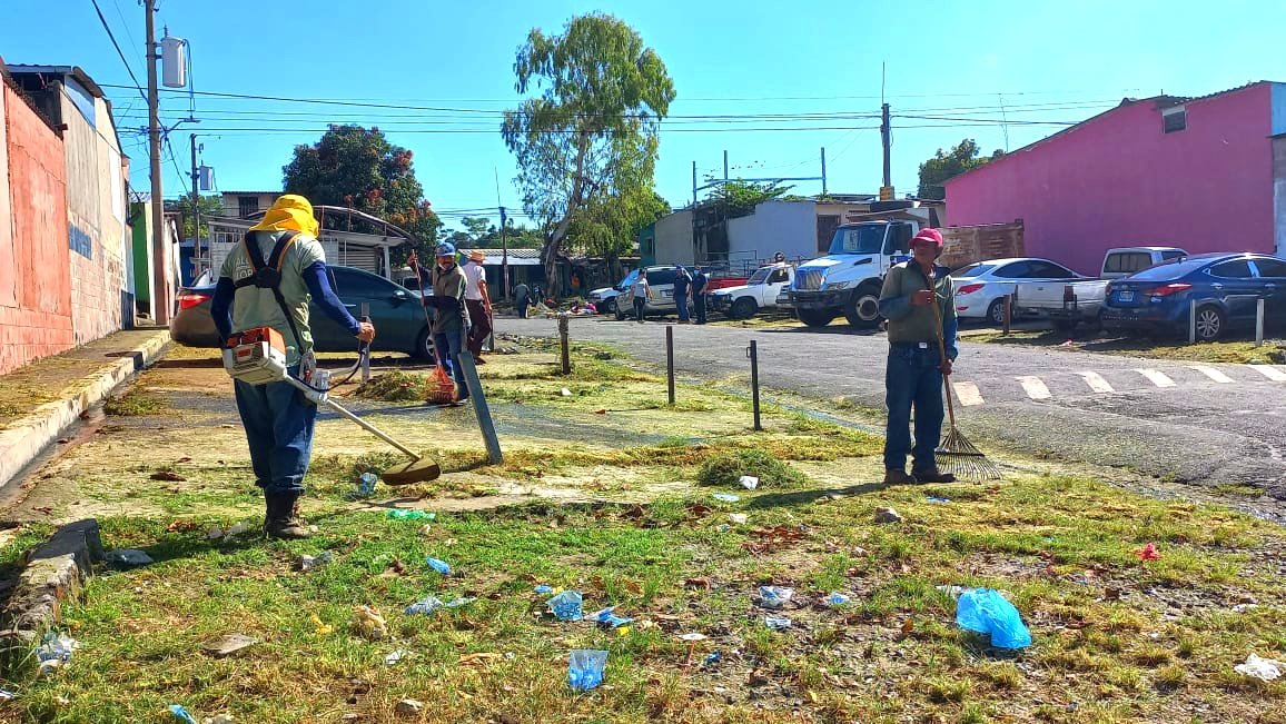 Realizan jornada de limpieza en Ilopango realizan-jornada-de-limpieza-en-ilopango